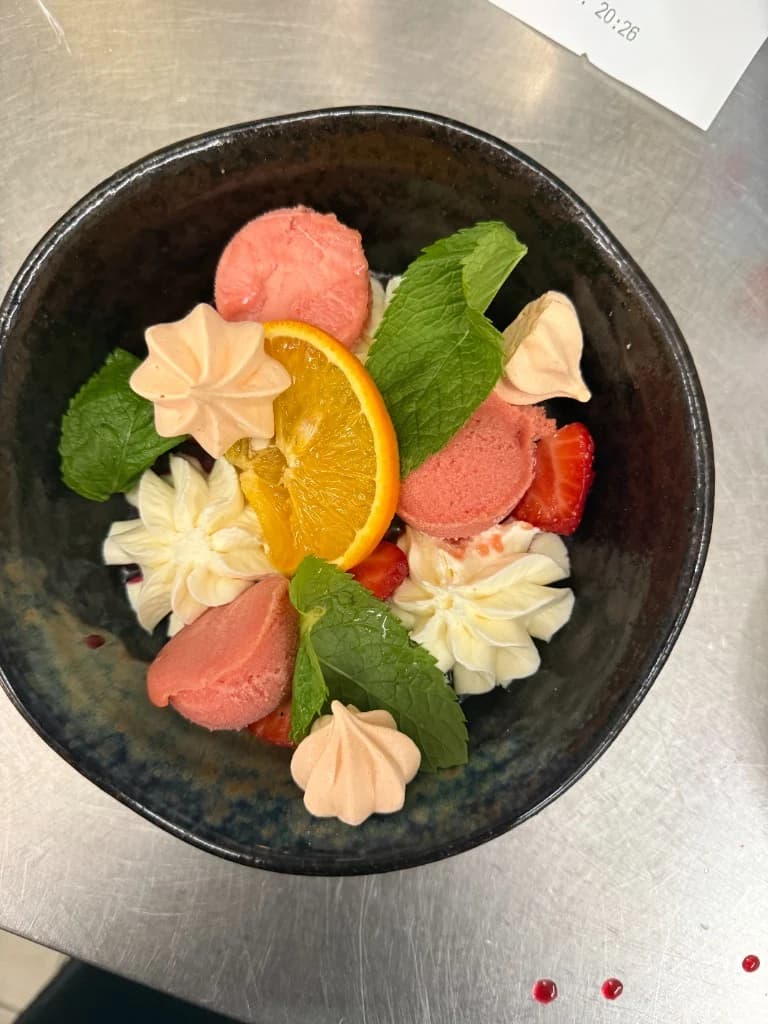 Burrata met tomaat en pesto